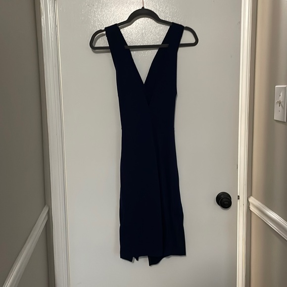 Charlotte Russe (L) navy blue plunge v neck with cross back. - Picture 2 of 4